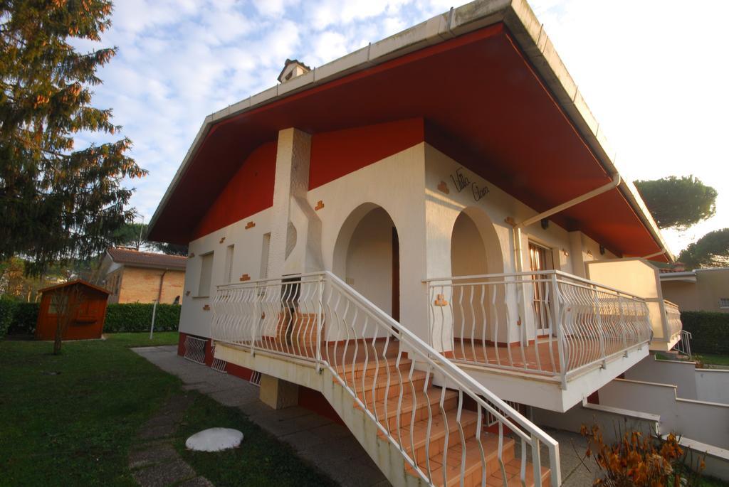 Clara Villa *